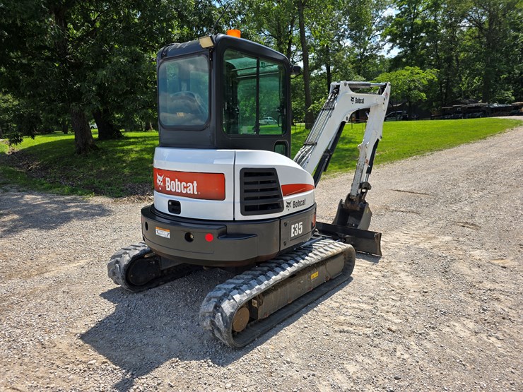2012-bobcat-e35-image-23
