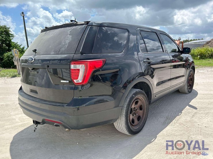 2017-ford-explorer-image-3