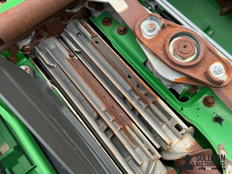 2023-john-deere-c12f-image-9