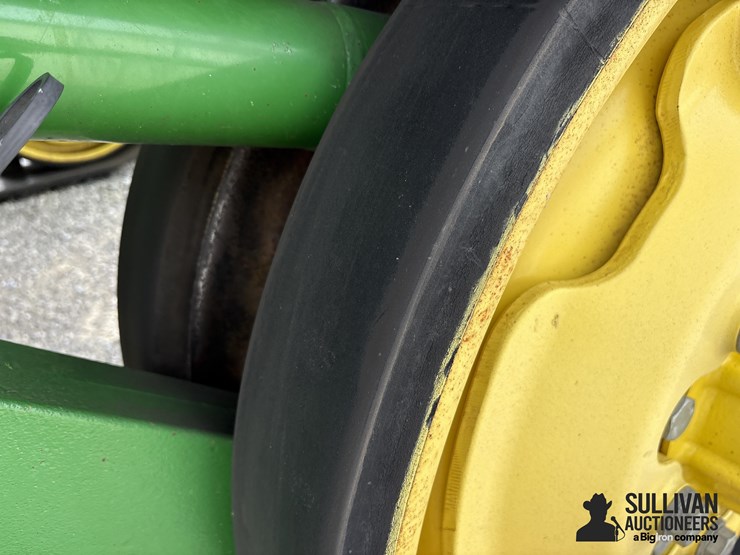 2011-john-deere-8335rt-image-17