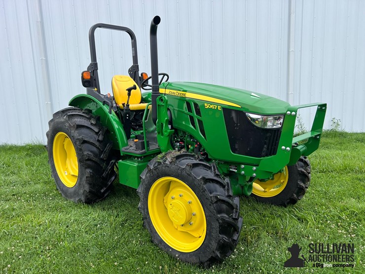 2023-john-deere-5067e-image-3