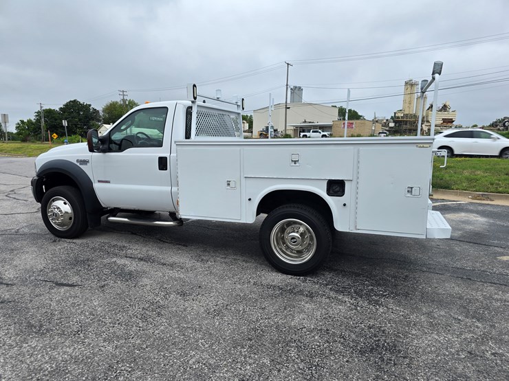 2007-ford-f550-image-13