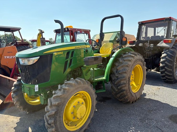 2015-john-deere-5055e-image-1