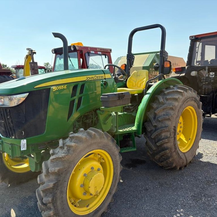 2015 JOHN DEERE 5055E