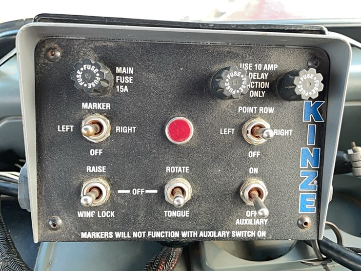 kinze-2600-image-36