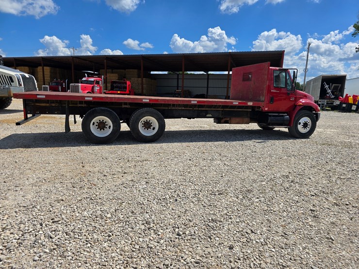 2003-international-durastar-4400-image-38