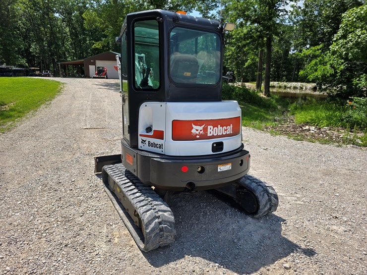 2012-bobcat-e35-image-16