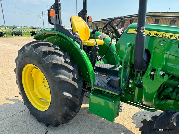 2022-john-deere-5065e-image-16