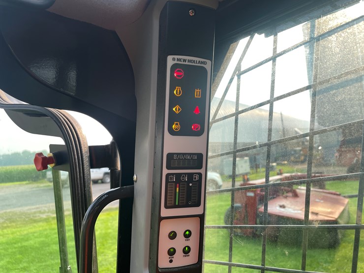 2021-new-holland-l320-image-22