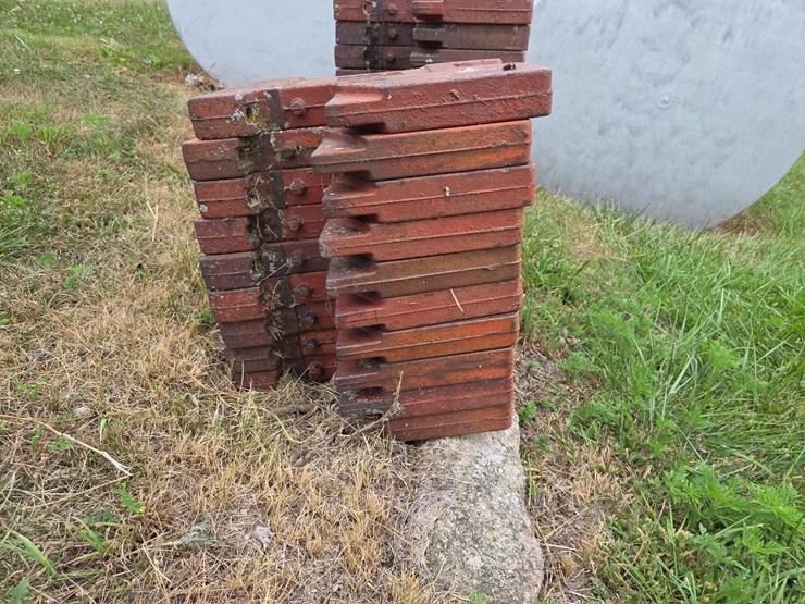 (10)-stamped-ih-100#-suitcase-weights-image-3