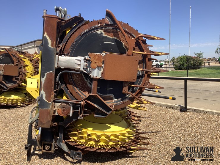 2022-john-deere-772-image-4