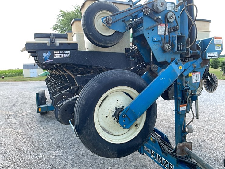 kinze-2600-image-34