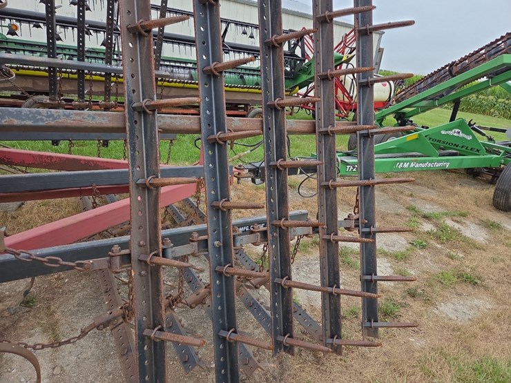 32’-cih-4300-field-cultivator-image-15