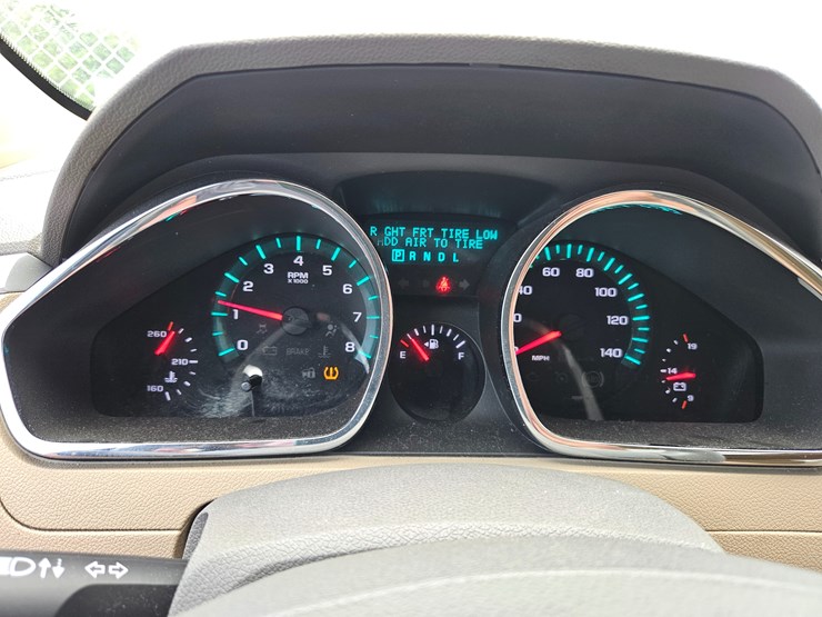 2011-chevrolet-traverse-image-24