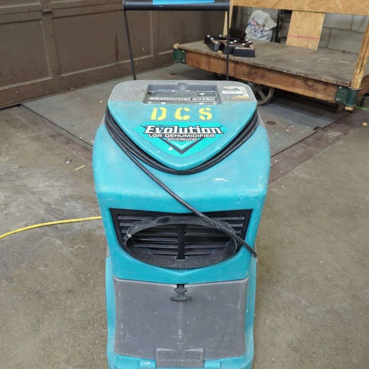 (1) Dri-eaz Evolution LRG Dehumidifier - GET SERVICE ER8 ON Display