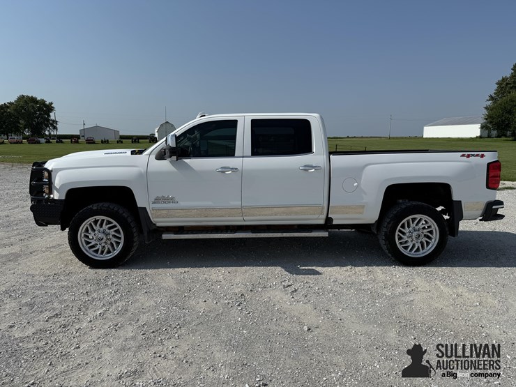 2017-chevrolet-3500hd-image-8