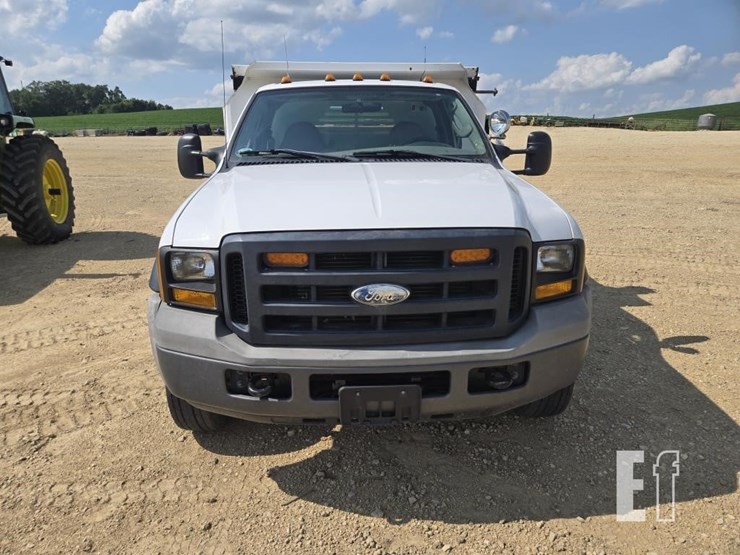 2006-ford-f550-image-2