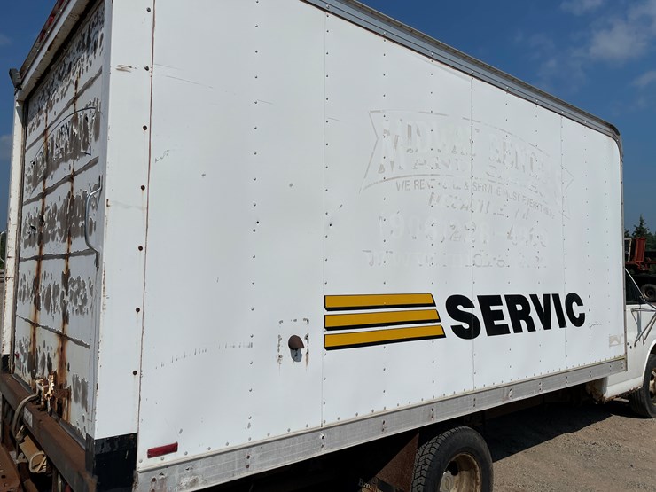 2004-chevrolet-express-g3500-image-26