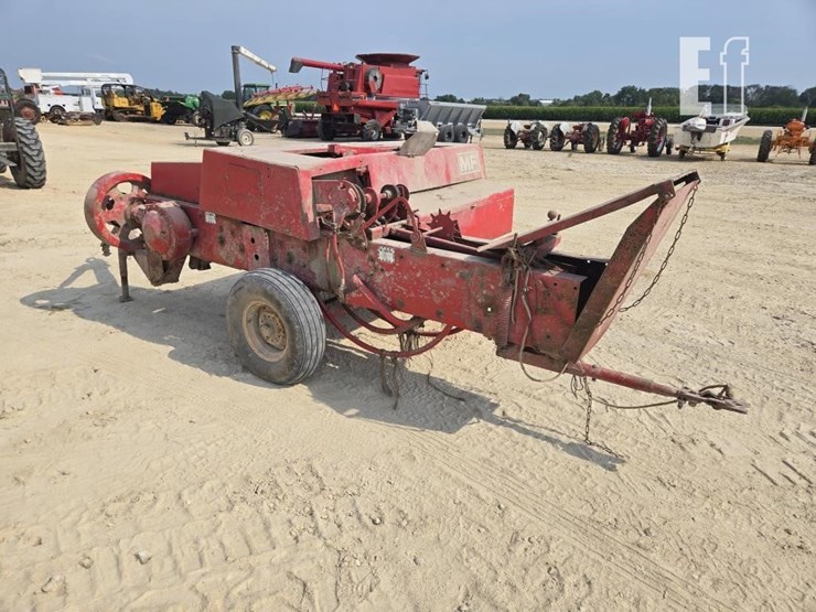 massey-ferguson-124-image-5