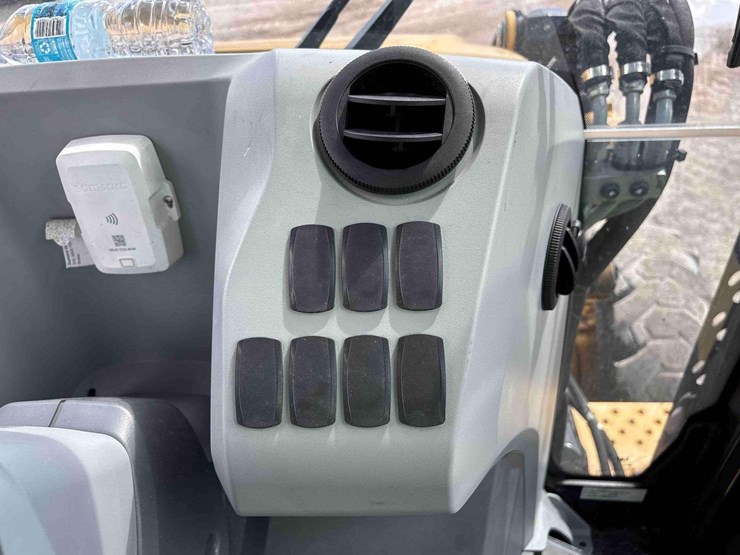 caterpillar-420f2-image-33