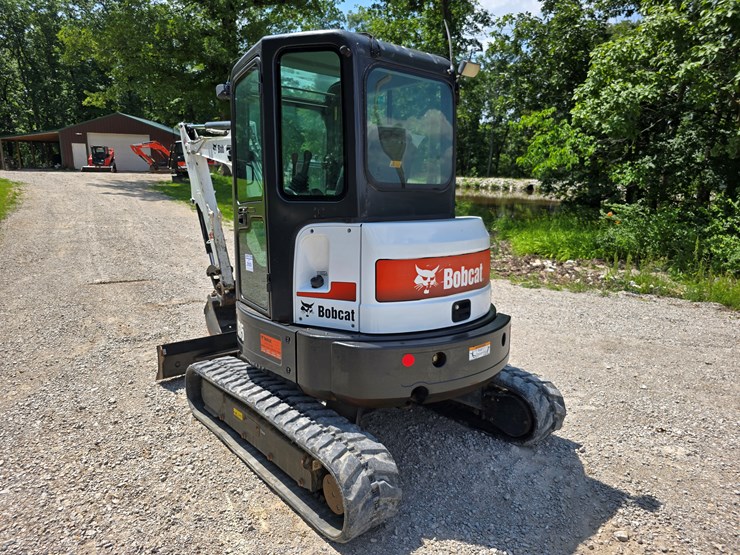2012-bobcat-e35-image-15