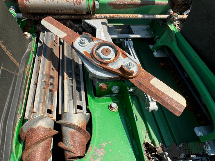 2023-john-deere-c12f-image-9