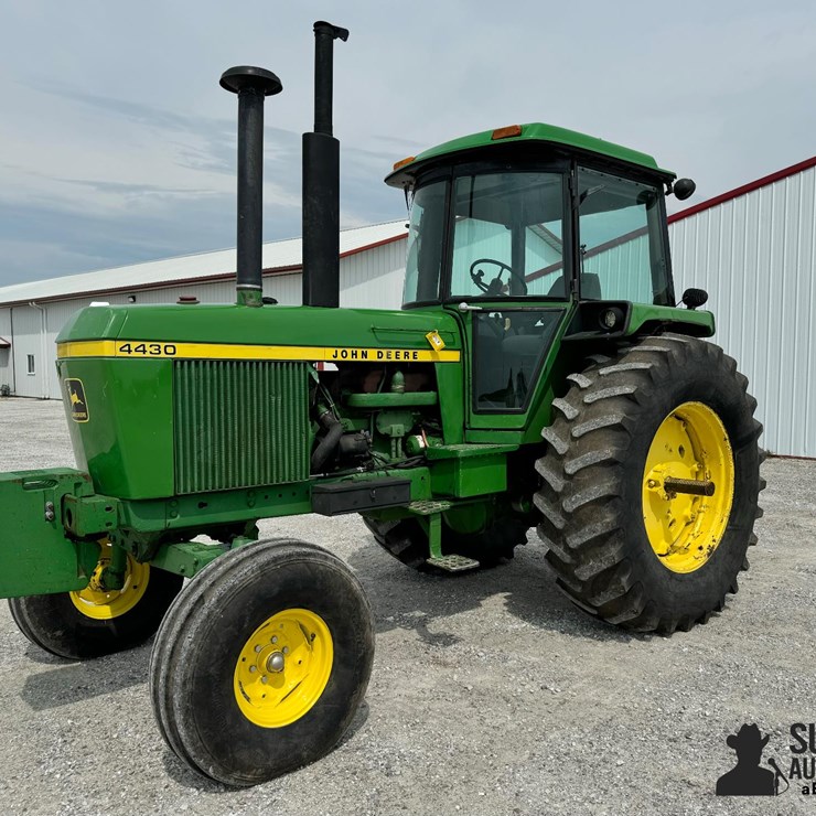 1975 JOHN DEERE 4430
