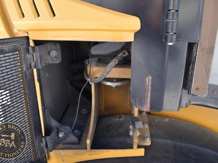 2011-caterpillar-908h-image-39