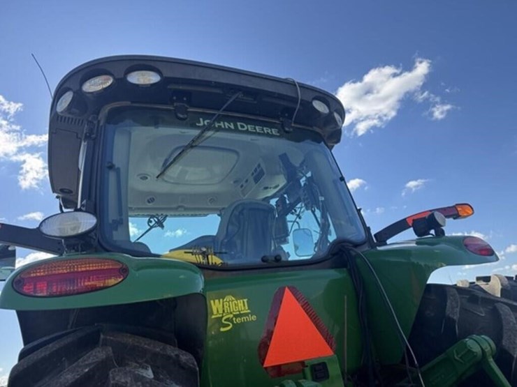 2013-john-deere-8235r-image-22