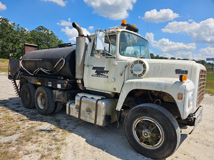 1982-ford-lt9000-image-20