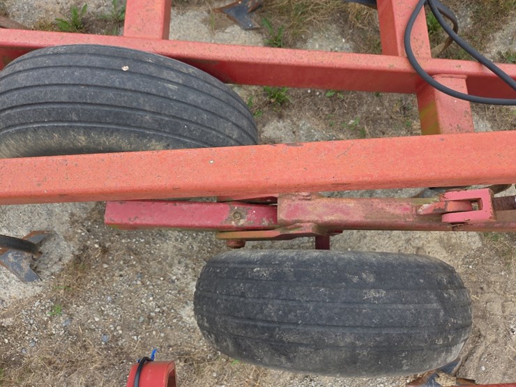 32’-cih-4300-field-cultivator-image-12
