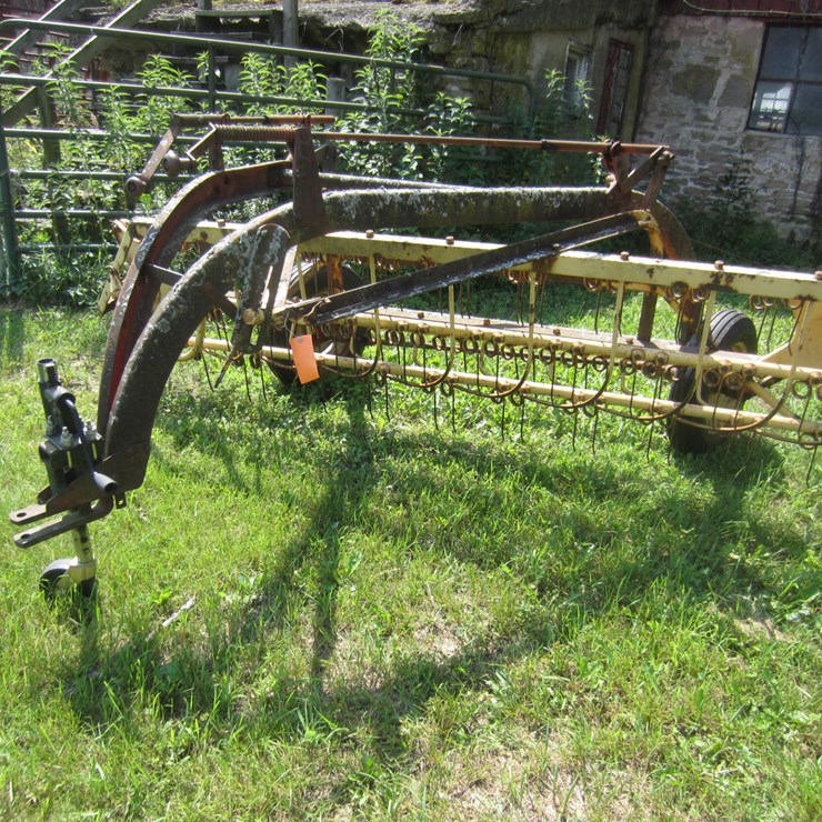 NEW HOLLAND 56