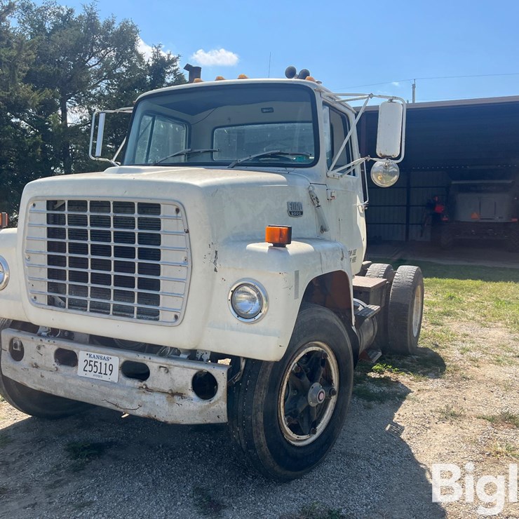 1984 FORD 9000