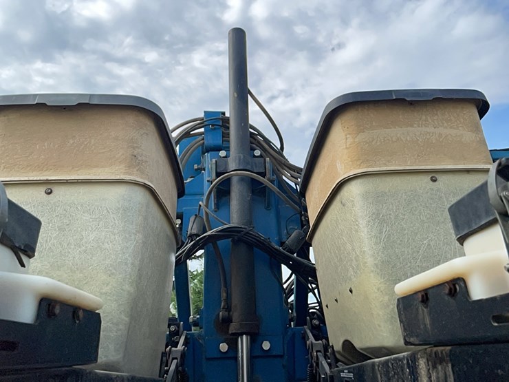 kinze-2600-image-28