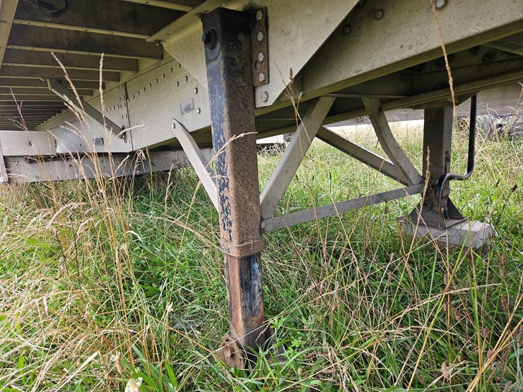 2000-reitnouer-48'-x-102"-image-21