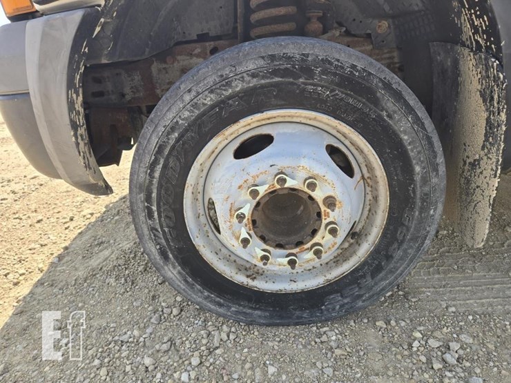2006-ford-f550-image-4