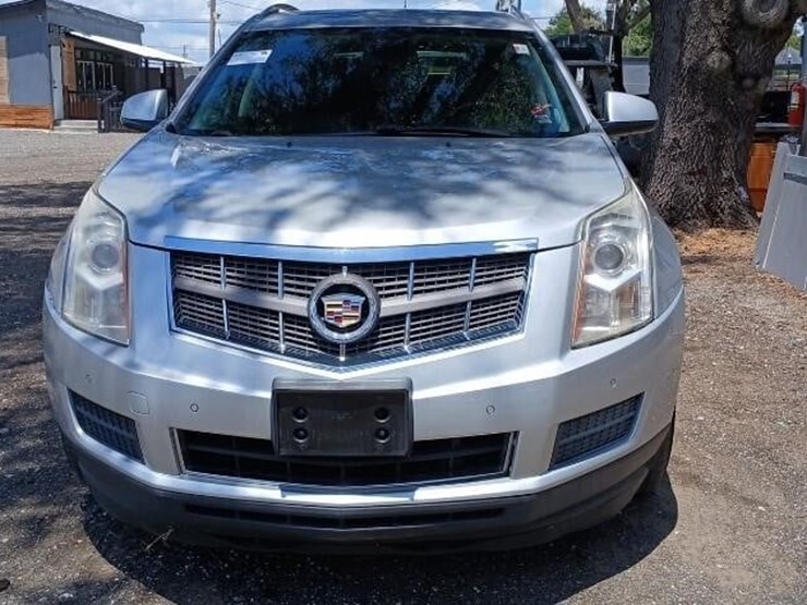 2011-cadillac-srx-image-5