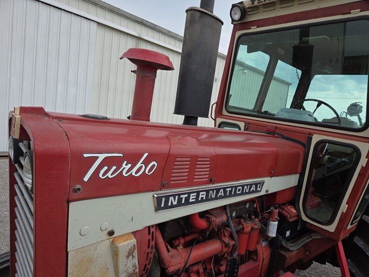 1970-ih-1456-tractor-image-8