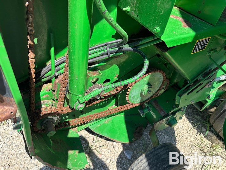 2004-john-deere-567-image-11