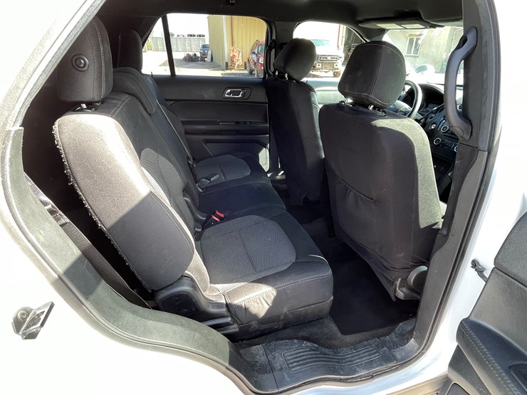 2018-ford-explorer-image-80