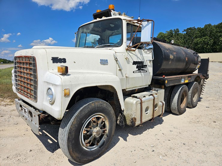1982-ford-lt9000-image-2