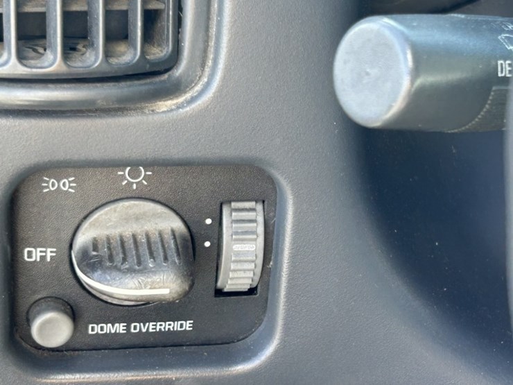 1998-gmc-3500-image-26