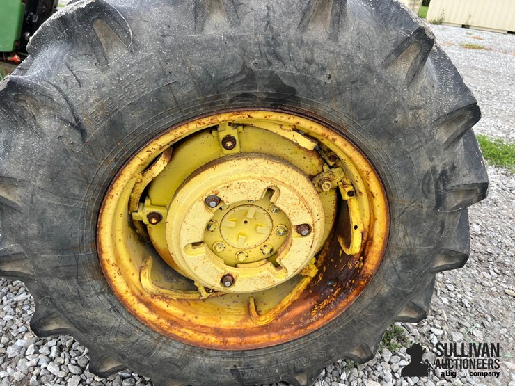 john-deere-2640-image-10