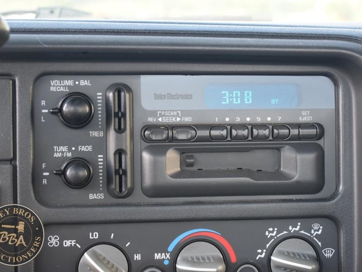 1999-chevrolet-3500-image-54