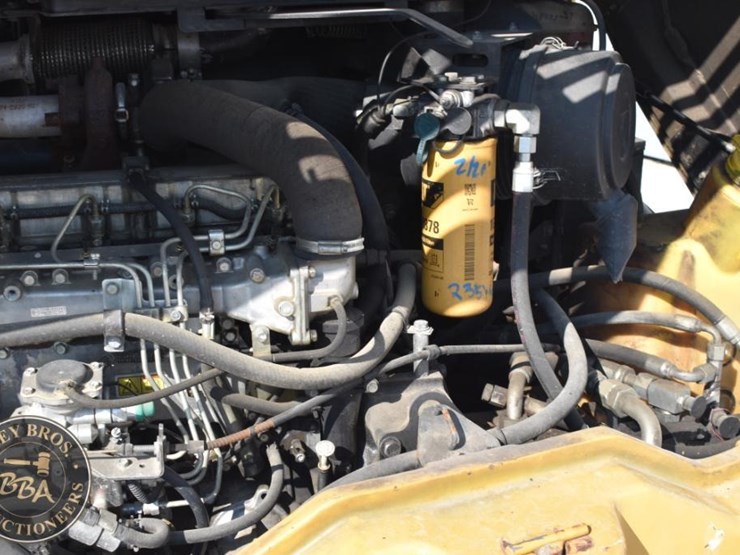 2011-caterpillar-908h-image-35