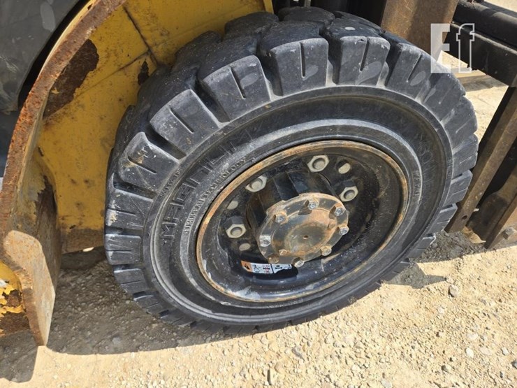 2013-komatsu-fg25t-16-image-15