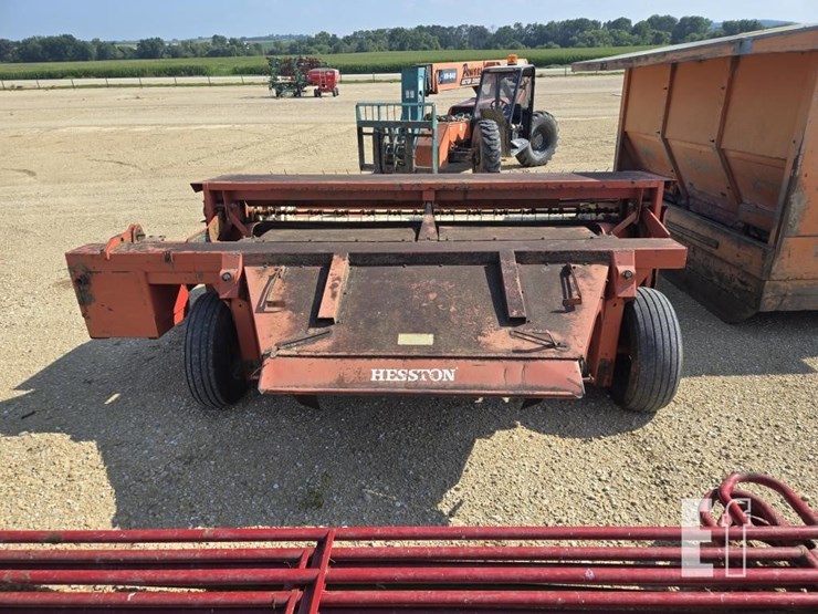 hesston-1090-image-5