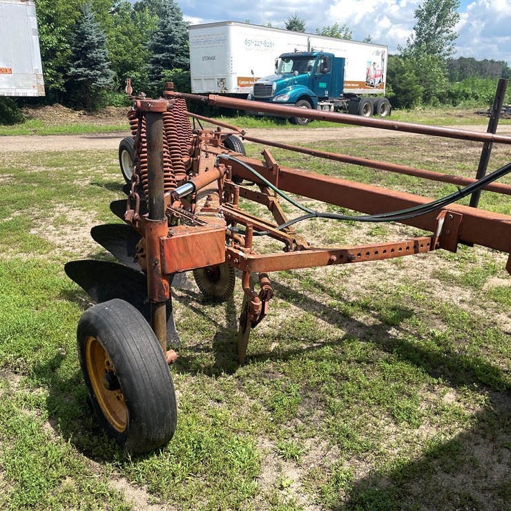 MASSEY-FERGUSON 880