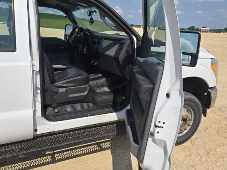 2011-ford-f350-image-23