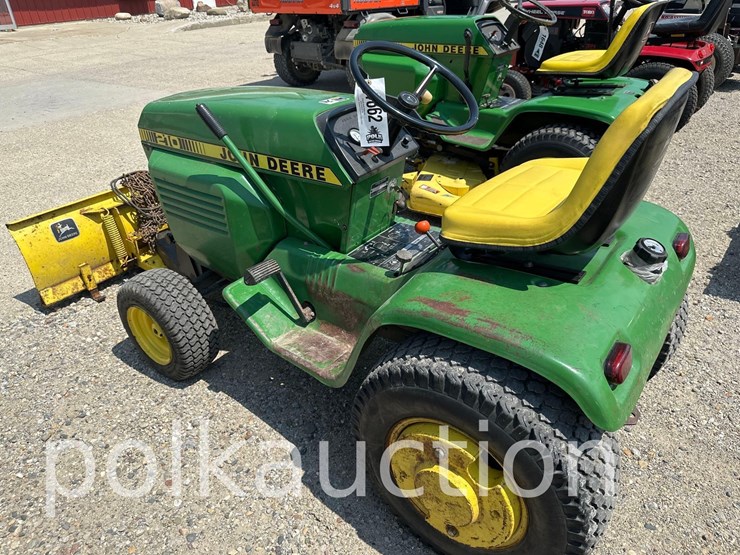 john-deere-210-image-6